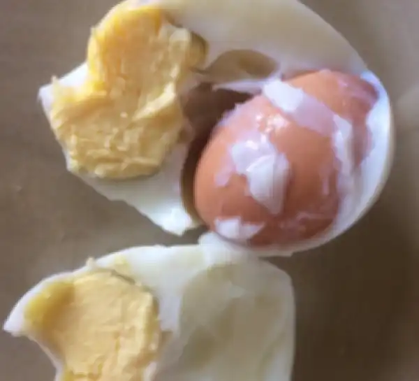 Lady Finds Another Egg Inside An Egg She Was Boiling For Breakfast (Photo)